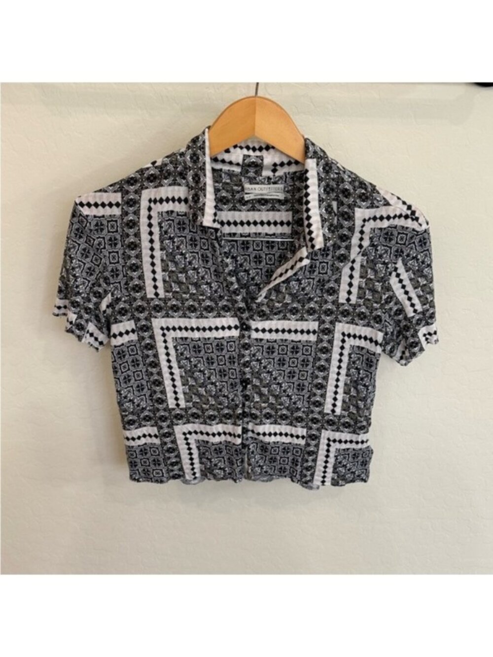 Button Down Collared Crop Top, EUC Size Small